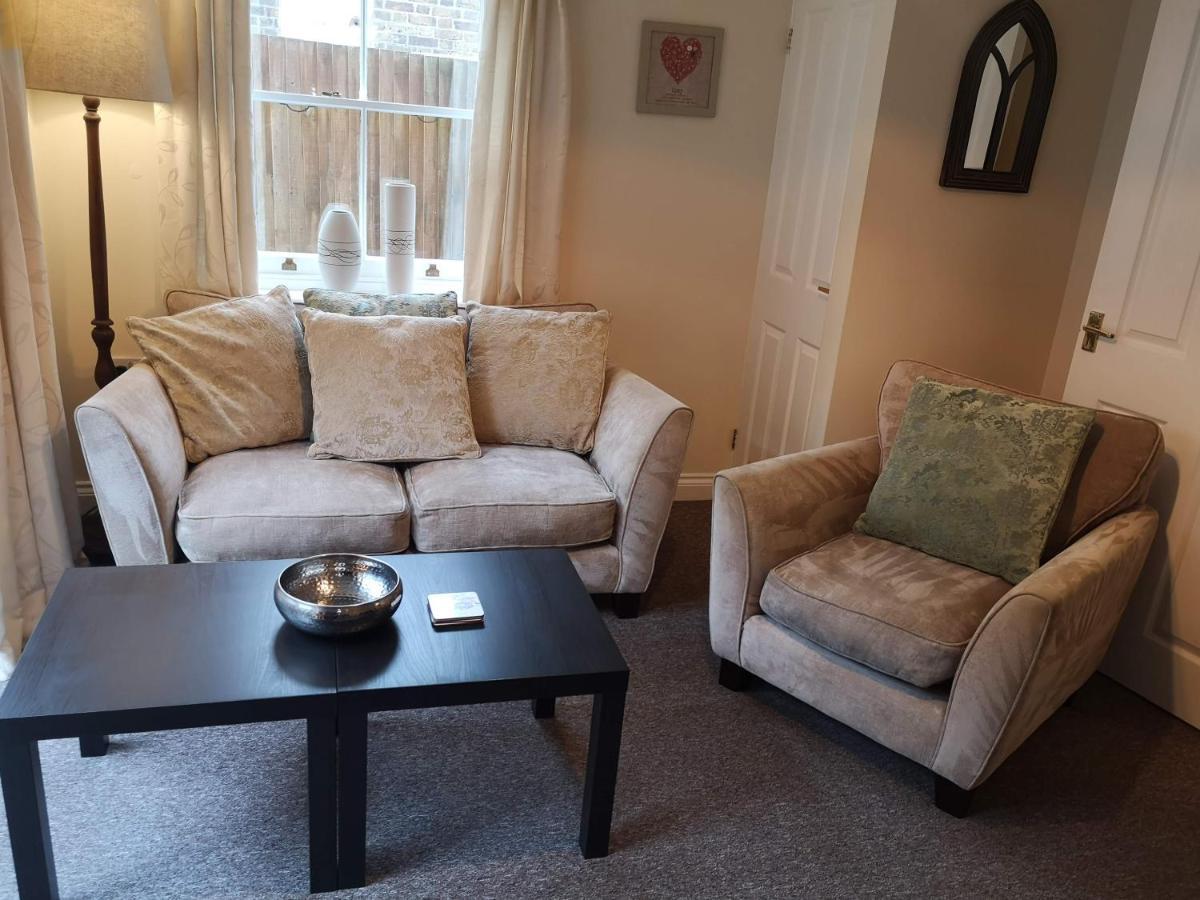 Coastal Escape Deal - 2 Bedroom House -Short Lets & Serviced Accommodation Zewnętrze zdjęcie