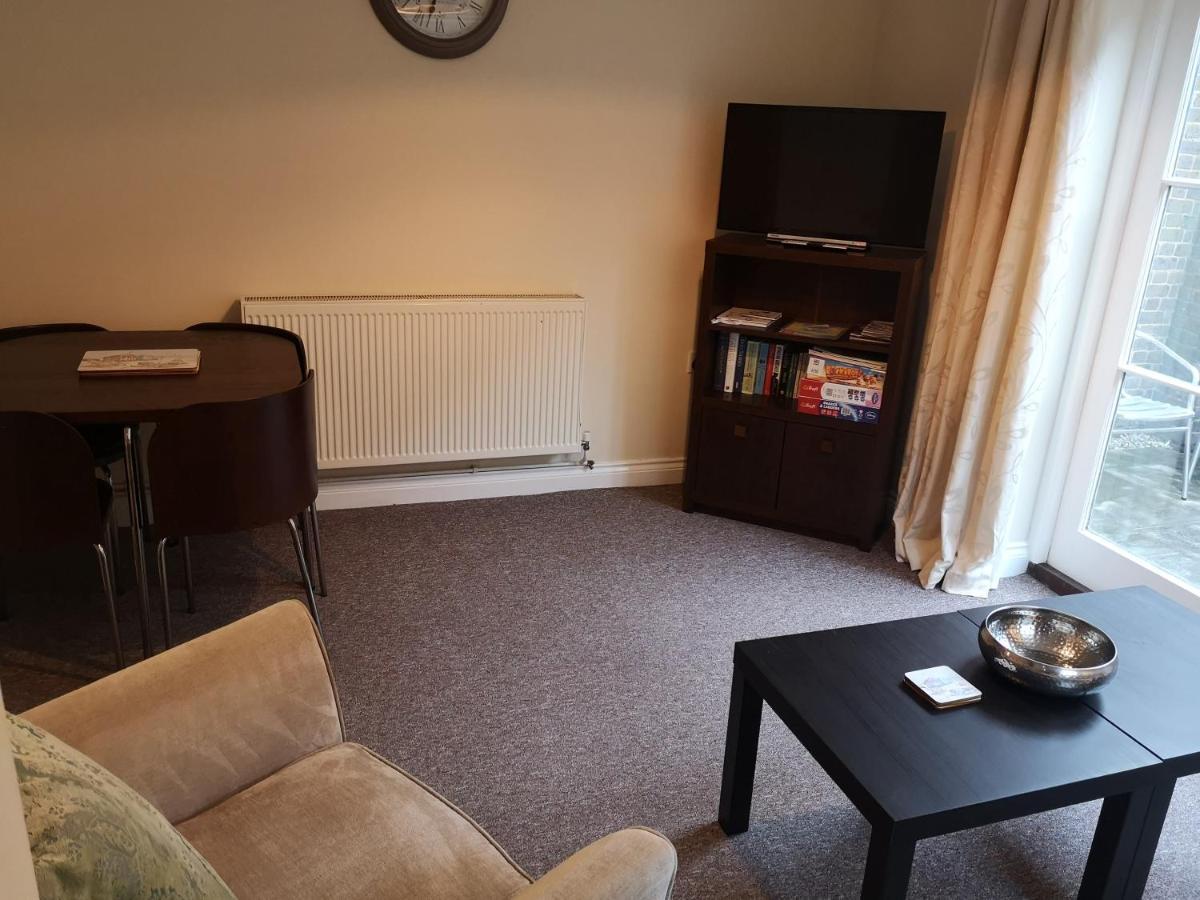 Coastal Escape Deal - 2 Bedroom House -Short Lets & Serviced Accommodation Zewnętrze zdjęcie