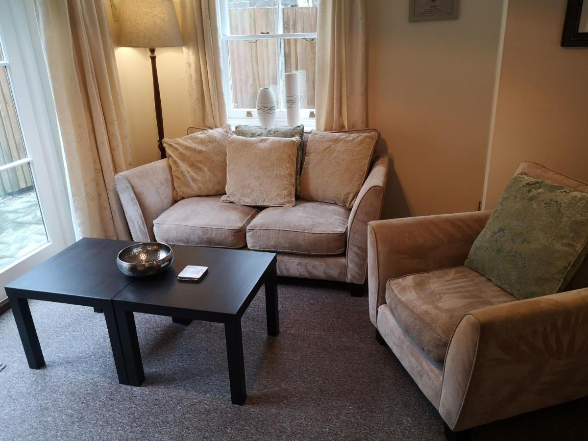 Coastal Escape Deal - 2 Bedroom House -Short Lets & Serviced Accommodation Zewnętrze zdjęcie